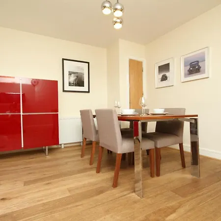 Fabulous City Apartment